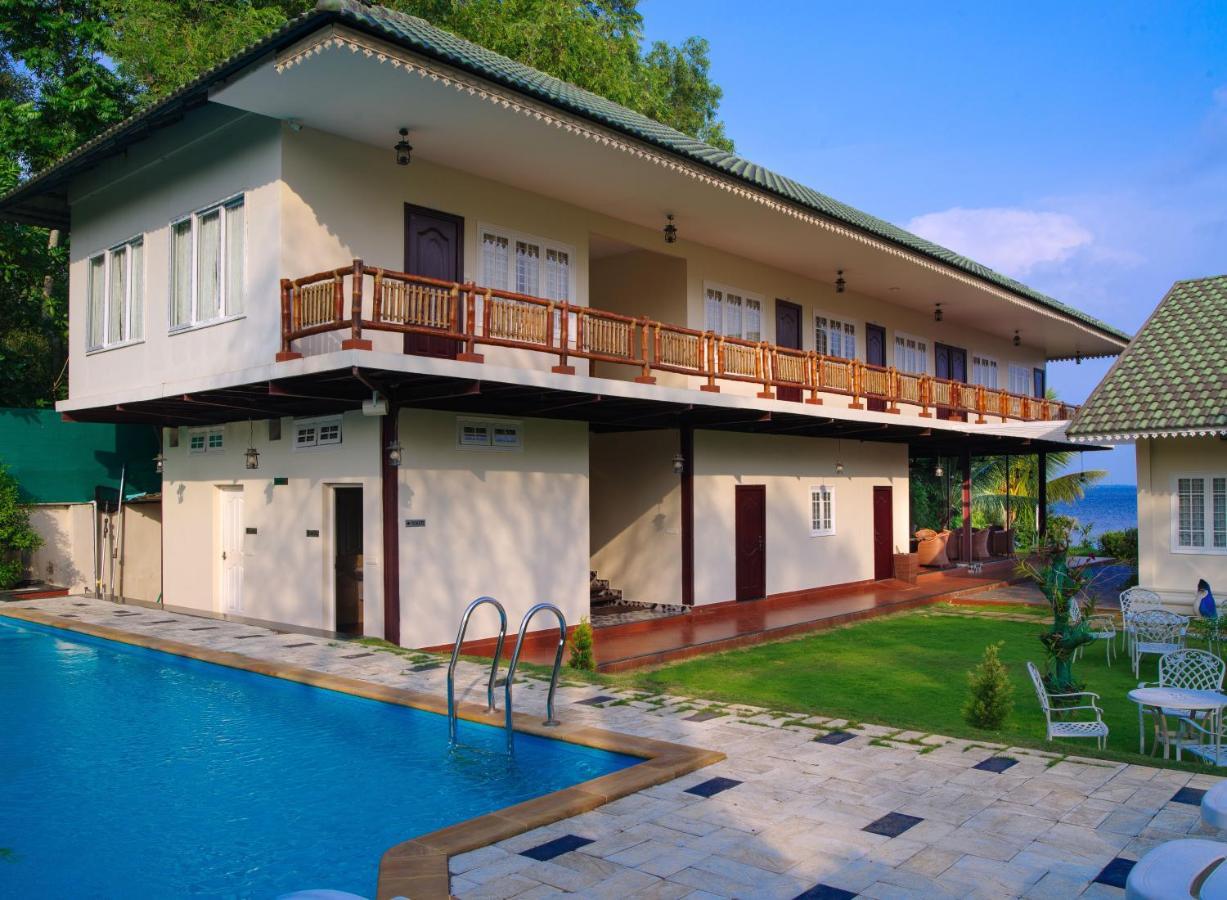 Cyrus Resort Alappuzha Exterior photo